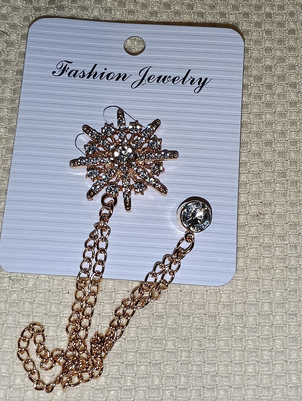 Very Pretty Brooch - Picture 6 of 9